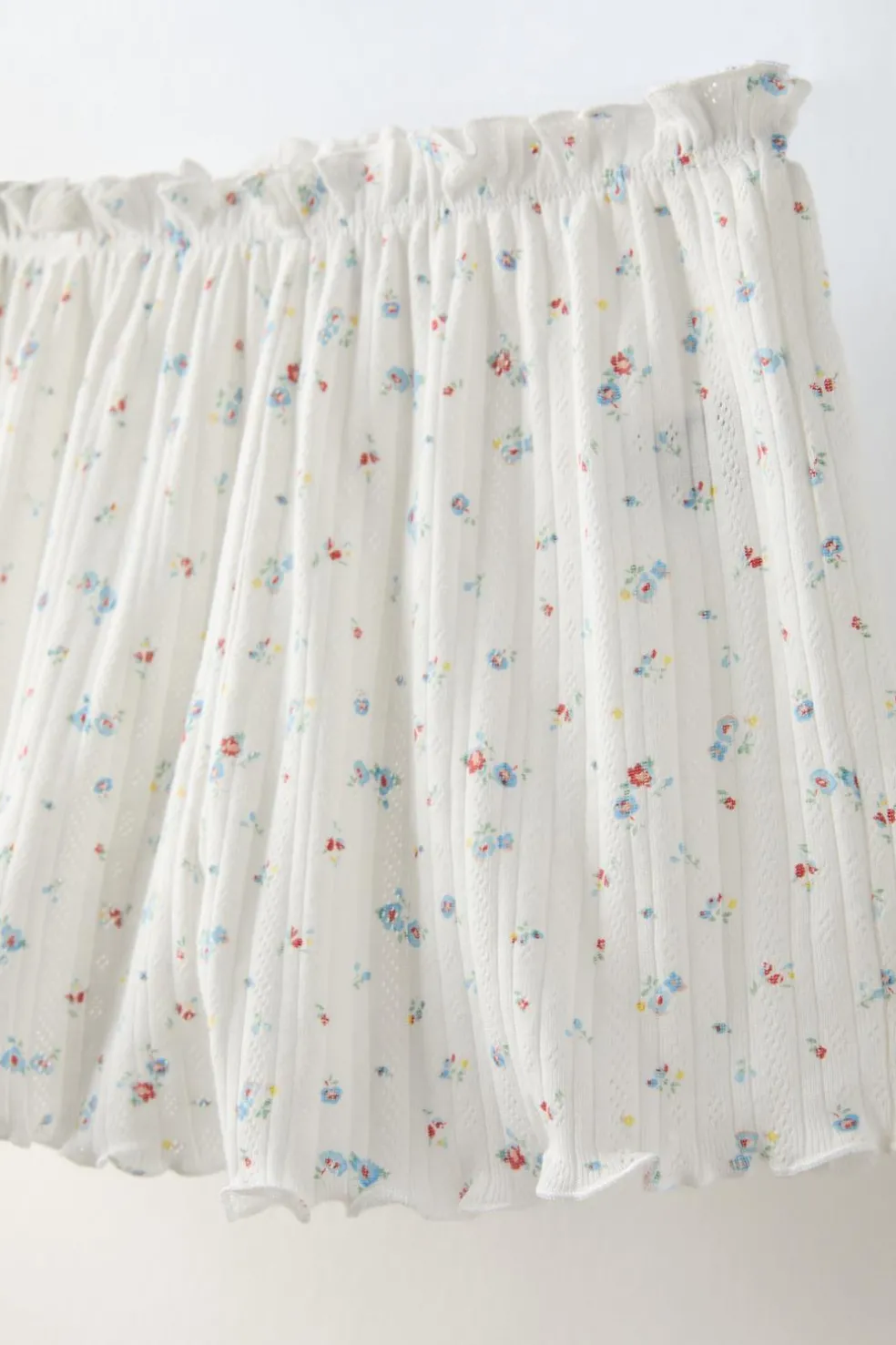 6-14 ANOS/ CONJUNTO COM RENDILHADO DE FLORZINHAS-ZARA New