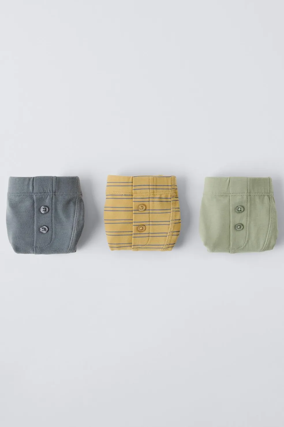 2-6 ANOS/ PACK DE TRÊS BOXERS ÀS RISCAS COM BOTÕES-ZARA Discount