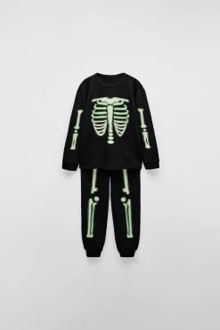 2-6 ANOS/ PIJAMA ESQUELETO GLOW IN THE DARK-ZARA Outlet
