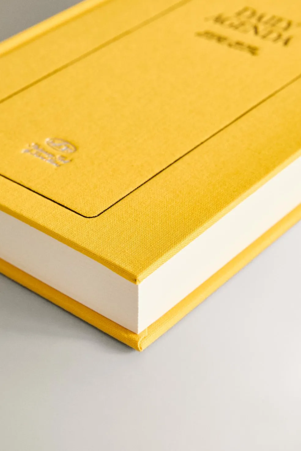 ZARA Presentes Para O Lar|Presentes Para O Lar^AGENDA DE VISTA DIÁRIA PAPELARIA A5 Amarelo