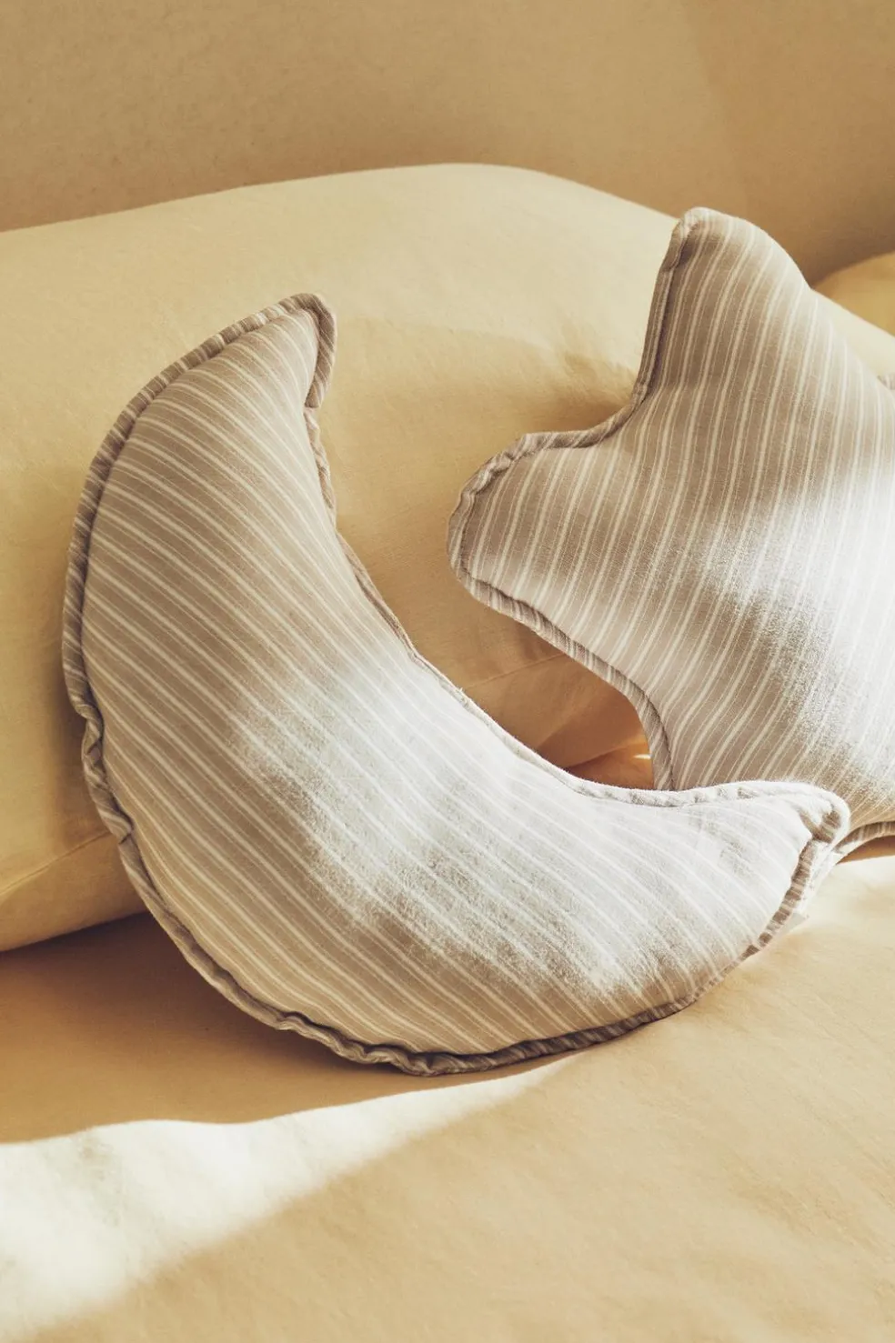 ALMOFADA INFANTIL LUA GAZE-ZARA Flash Sale