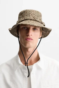 ZARA Acessórios^ANIMAL PRINT UTILITY HAT Leopardo