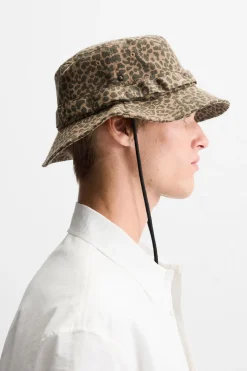 ZARA Acessórios^ANIMAL PRINT UTILITY HAT Leopardo