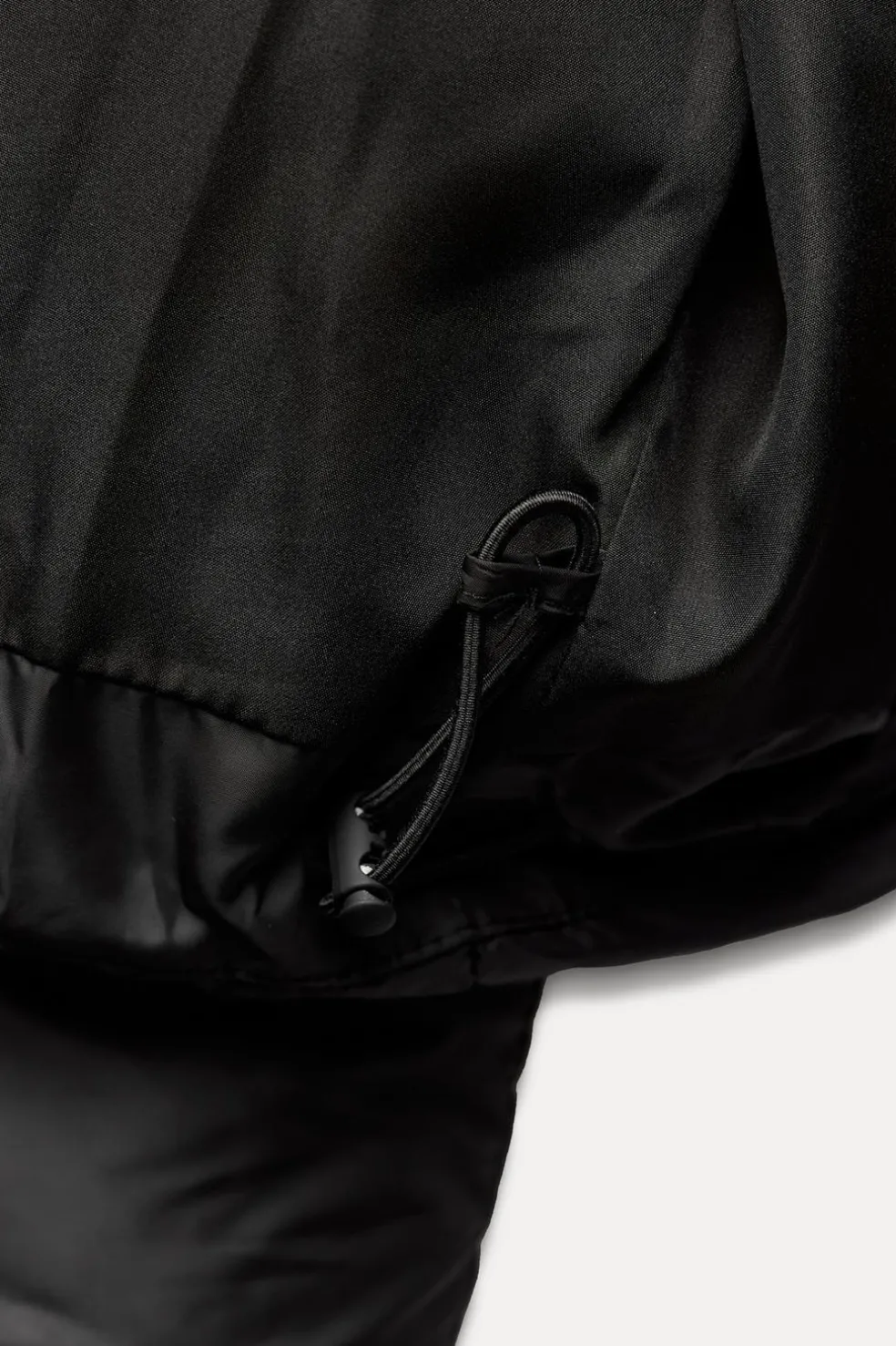 ZARA Sobretudos / Anoraques^ANORAQUE ACOLCHOADO IMPERMEÁVEL Preto