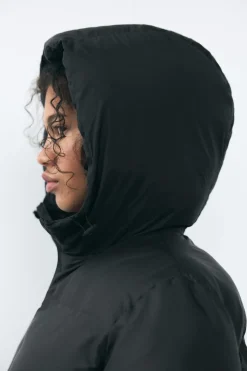 ZARA Sobretudos / Anoraques^ANORAQUE ACOLCHOADO IMPERMEÁVEL Preto