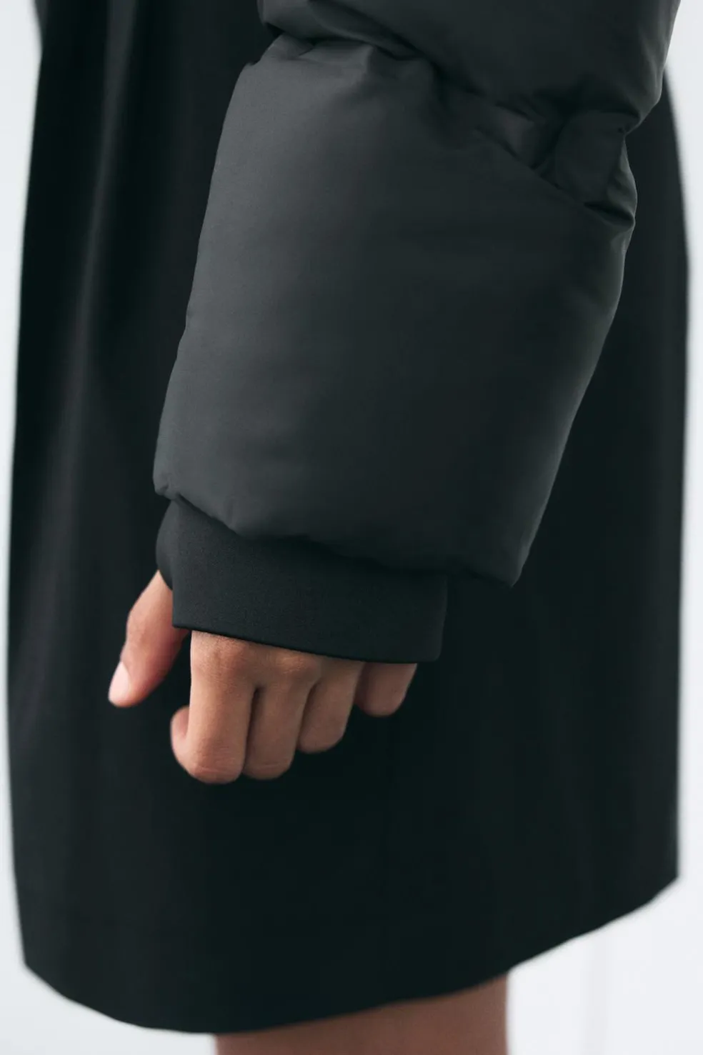 ZARA Sobretudos / Anoraques^ANORAQUE ACOLCHOADO IMPERMEÁVEL Preto