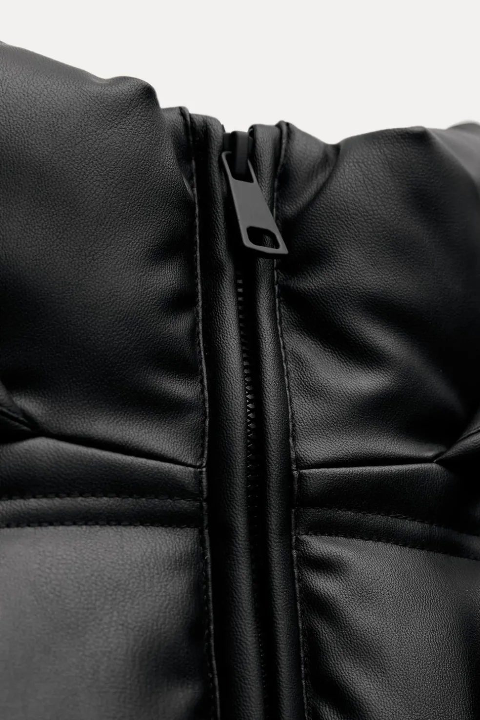 ZARA Winter Layersnew|Sobretudos / Anoraques^ANORAQUE EFEITO PELE WIND PROTECTION Preto