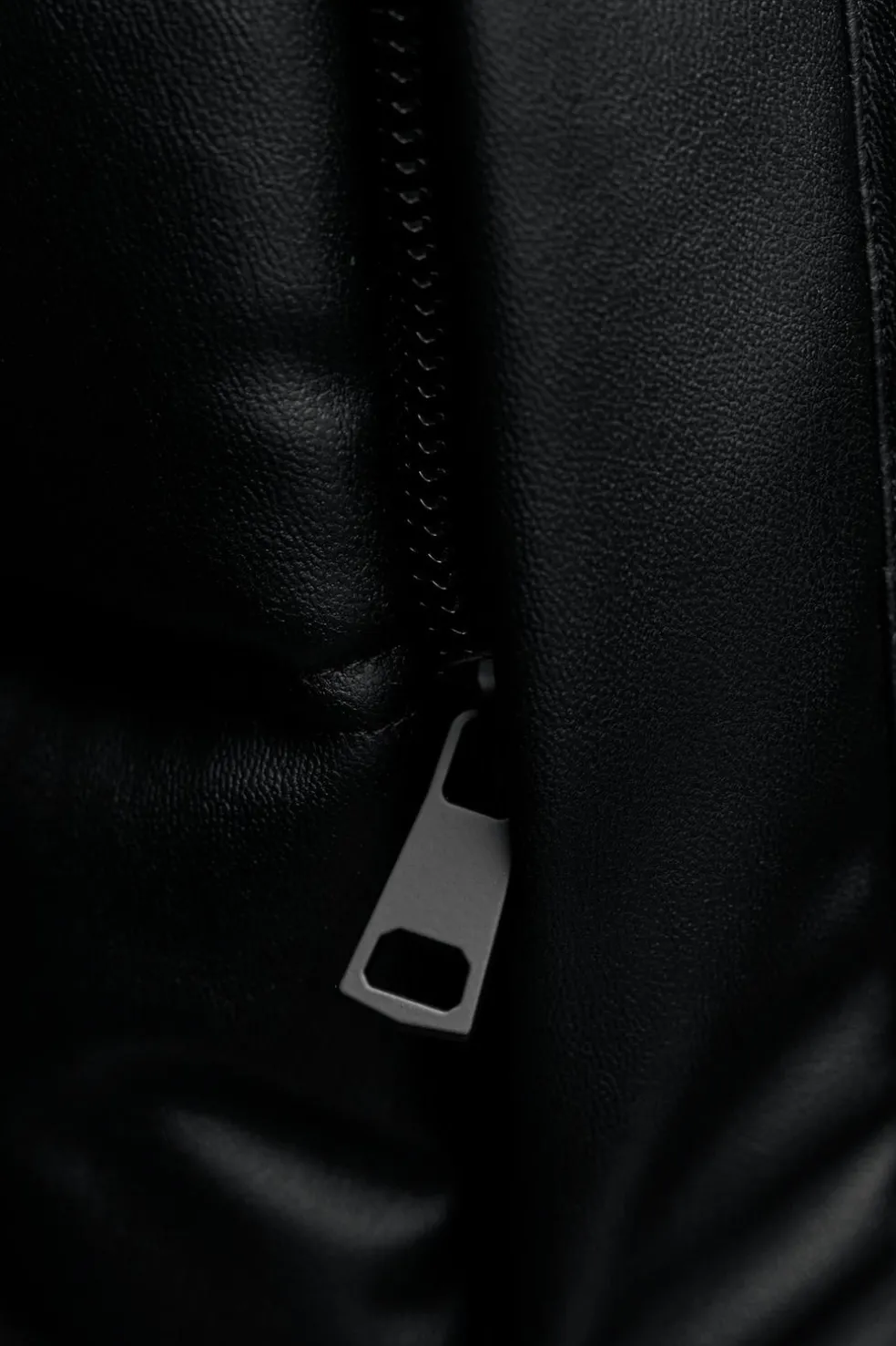 ZARA Winter Layersnew|Sobretudos / Anoraques^ANORAQUE EFEITO PELE WIND PROTECTION Preto