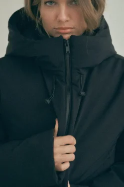 ZARA Sobretudos / Anoraques^ANORAQUE WATER AND WIND PROTECTION Preto