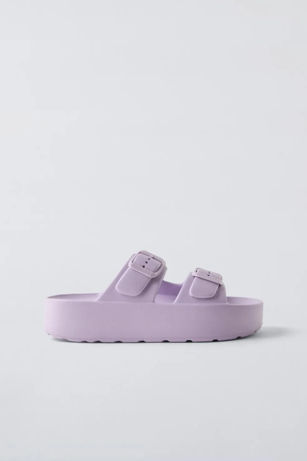BABUCHAS DE BANHO COM FIVELAS VOLUME-ZARA Hot
