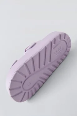 BABUCHAS DE BANHO COM FIVELAS VOLUME-ZARA Hot