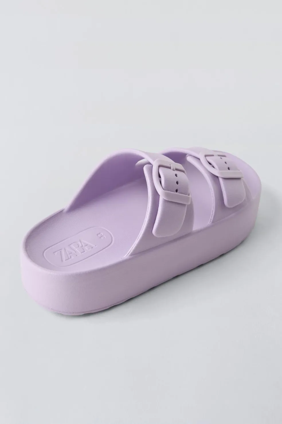 BABUCHAS DE BANHO COM FIVELAS VOLUME-ZARA Hot