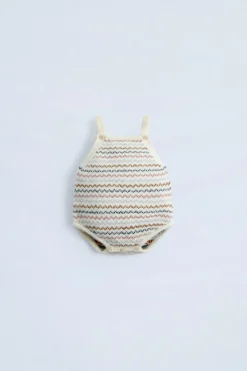 BABYGRO DE MALHA ÀS RISCAS-ZARA Hot