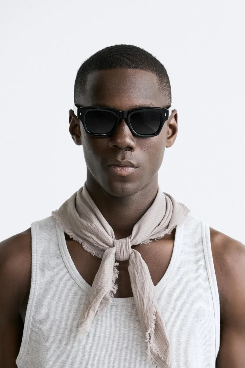 ZARA Acessórios^BANDANA COM ESTAMPADO AOS QUADRADOS Cinzento