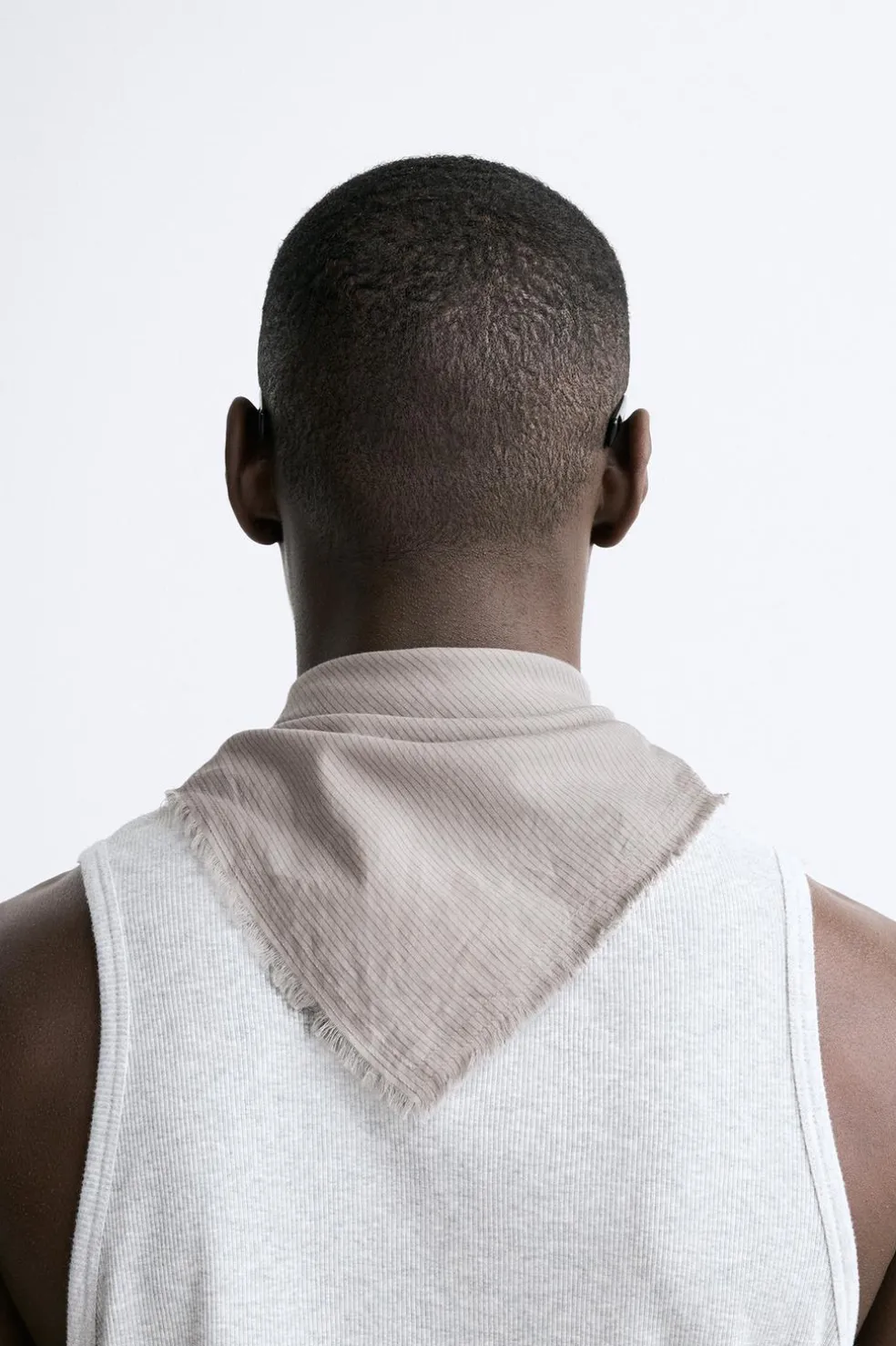 ZARA Acessórios^BANDANA COM ESTAMPADO AOS QUADRADOS Cinzento