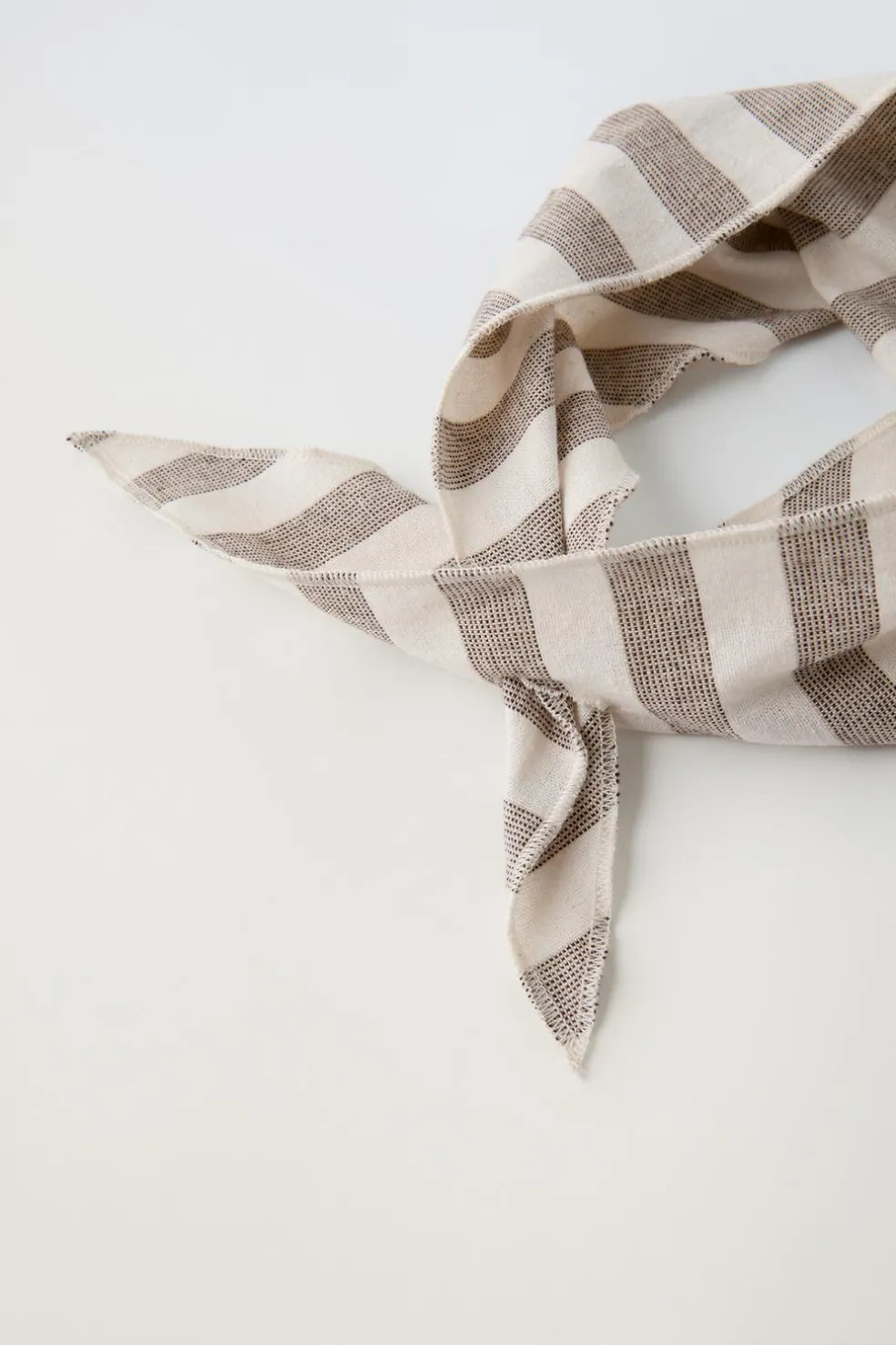BANDANA TRIANGULAR ÀS RISCAS-ZARA Online