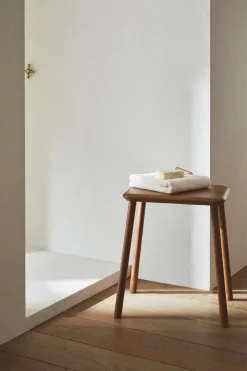 ZARA Móveis|Móveis^BANQUETA MADEIRA DE ACÁCIA BISELADA Castanho