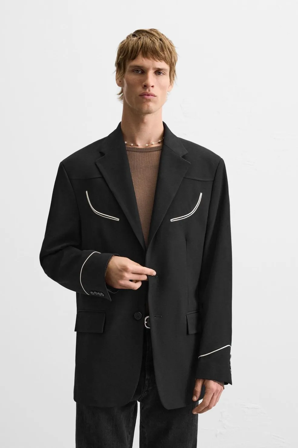 ZARA Blazers^BLAZER COM LINHAS VIVAS EM CONTRASTE Preto