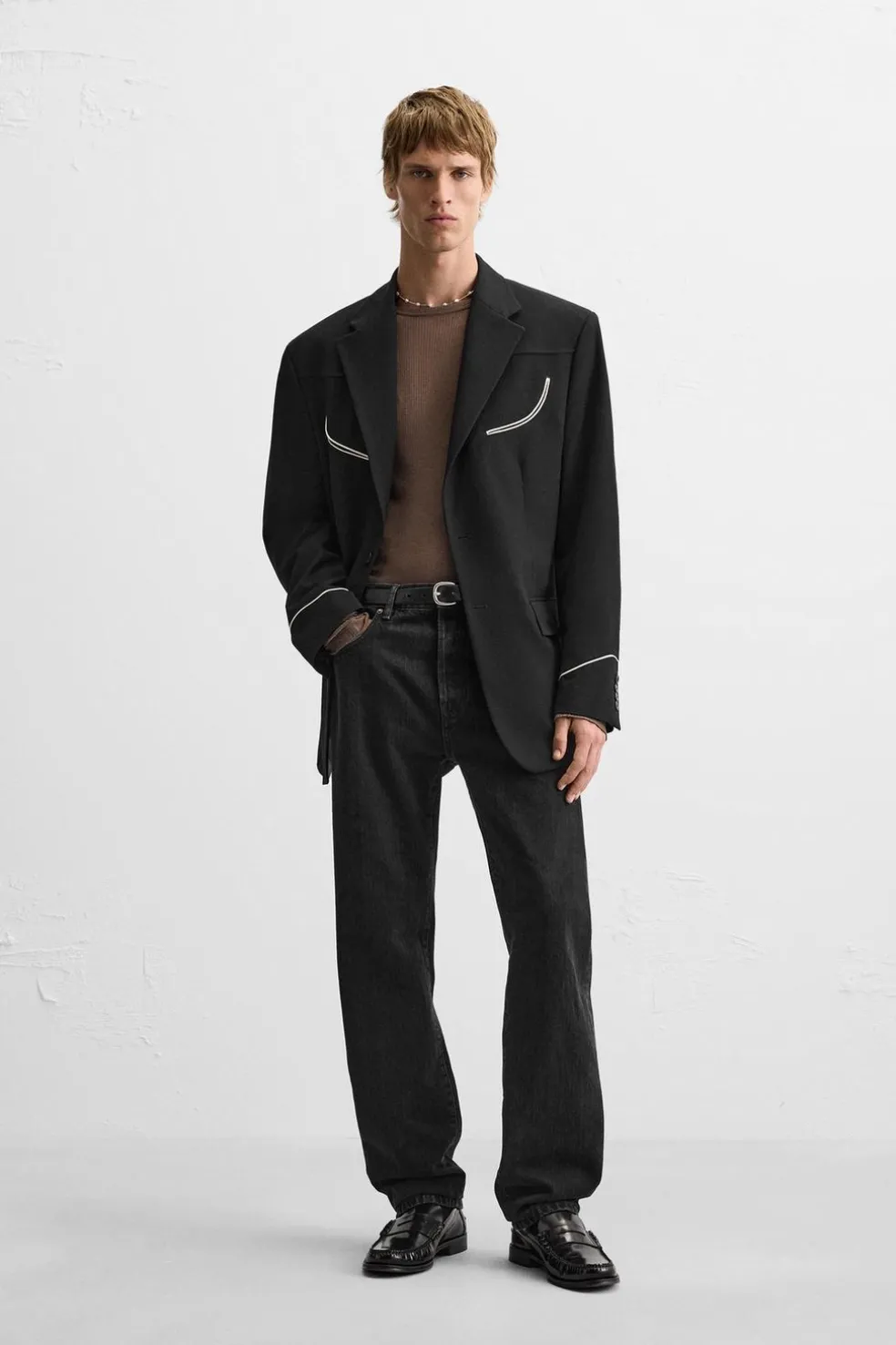ZARA Blazers^BLAZER COM LINHAS VIVAS EM CONTRASTE Preto