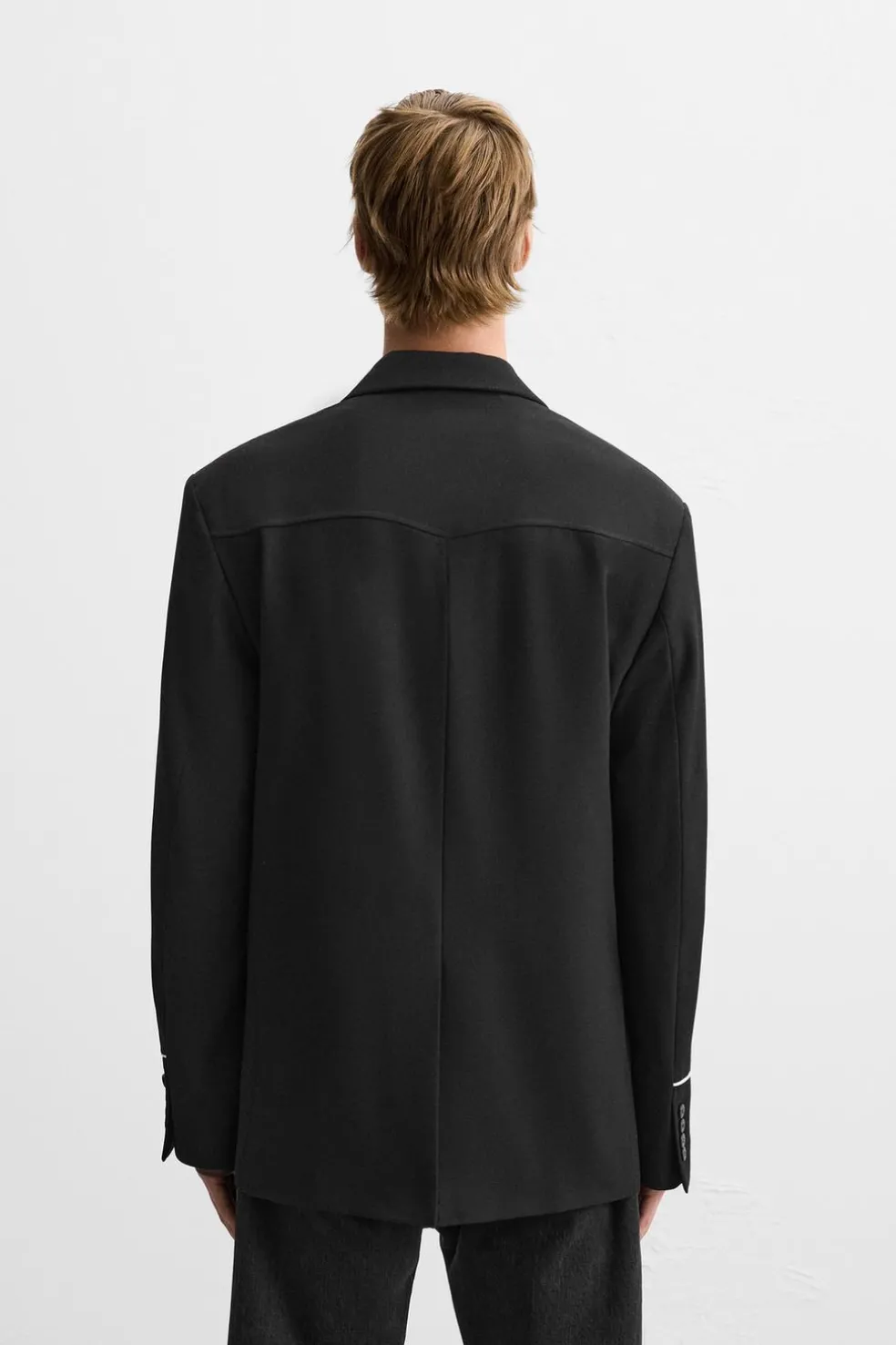 ZARA Blazers^BLAZER COM LINHAS VIVAS EM CONTRASTE Preto