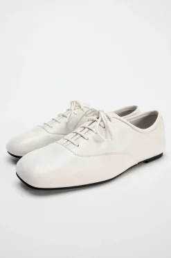 ZARA Sapatos^BLUCHER DE PELE branco