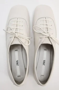 ZARA Sapatos^BLUCHER DE PELE branco
