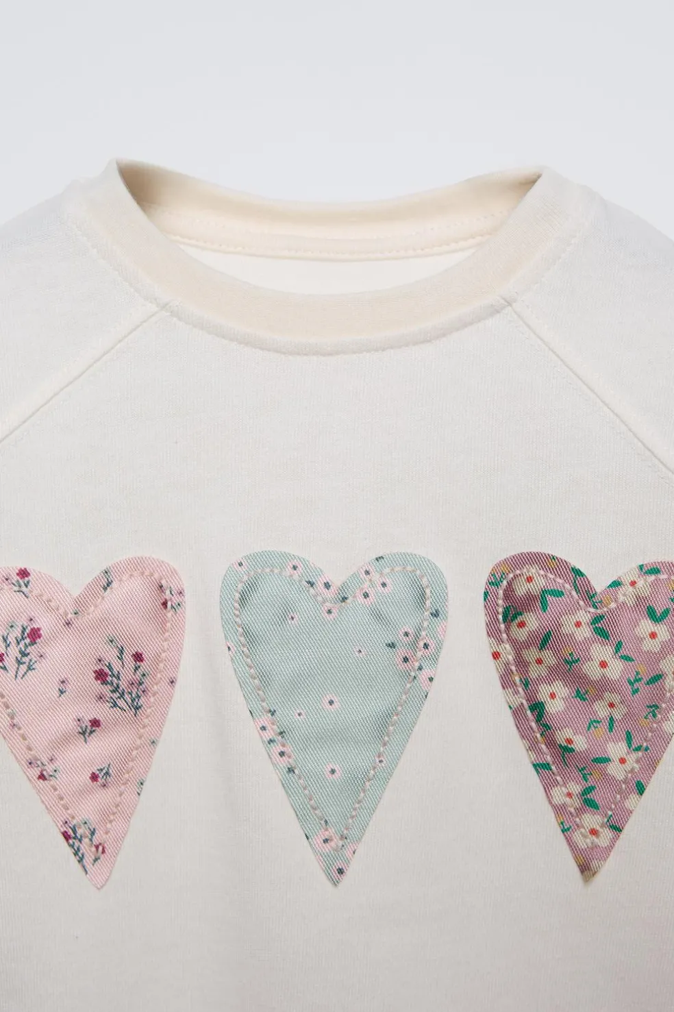 BLUSA COM APLICAÇÃO-ZARA Outlet