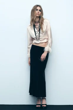 ZARA Tops / Bodies|Camisas / Blusas^BLUSA CROPPED ACETINADA COM PENAS rosa-bege