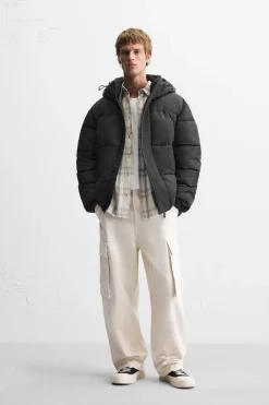 ZARA Vestuário De Inverno|Blusões^BLUSÃO ACOLCHOADO CAPUZ Preto
