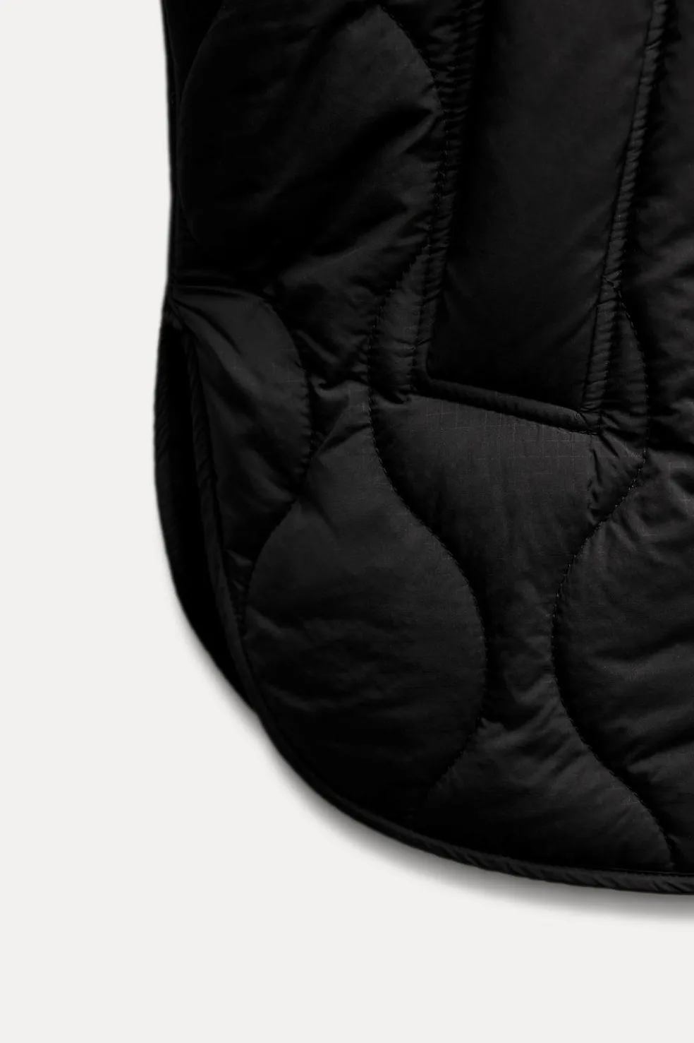 ZARA Blusões^BLUSÃO ACOLCHOADO CAPUZ Preto