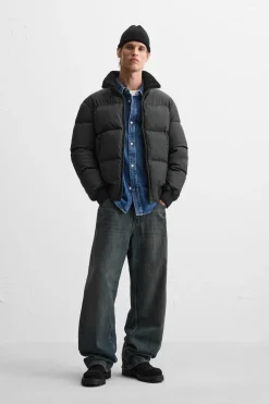 ZARA Vestuário De Inverno|Blusões^BLUSÃO ACOLCHOADO COM EFEITO DE CAUCHO Preto