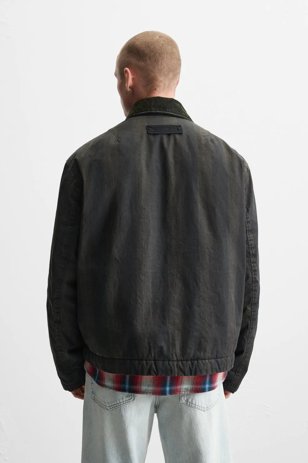 ZARA Blusões^BLUSÃO AOS QUADRADOS COM GOLA COMBINADA Preto
