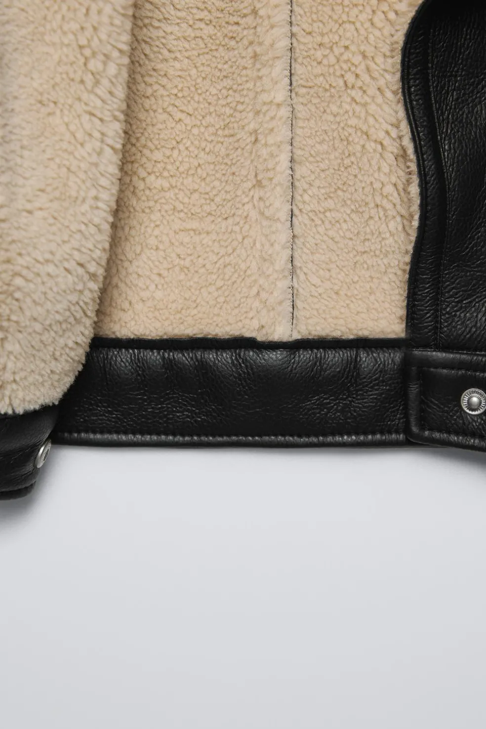 BLUSÃO BIKER COM EFEITO DE PELE E EFEITO DE PELO ENCARACOLADO-ZARA Fashion