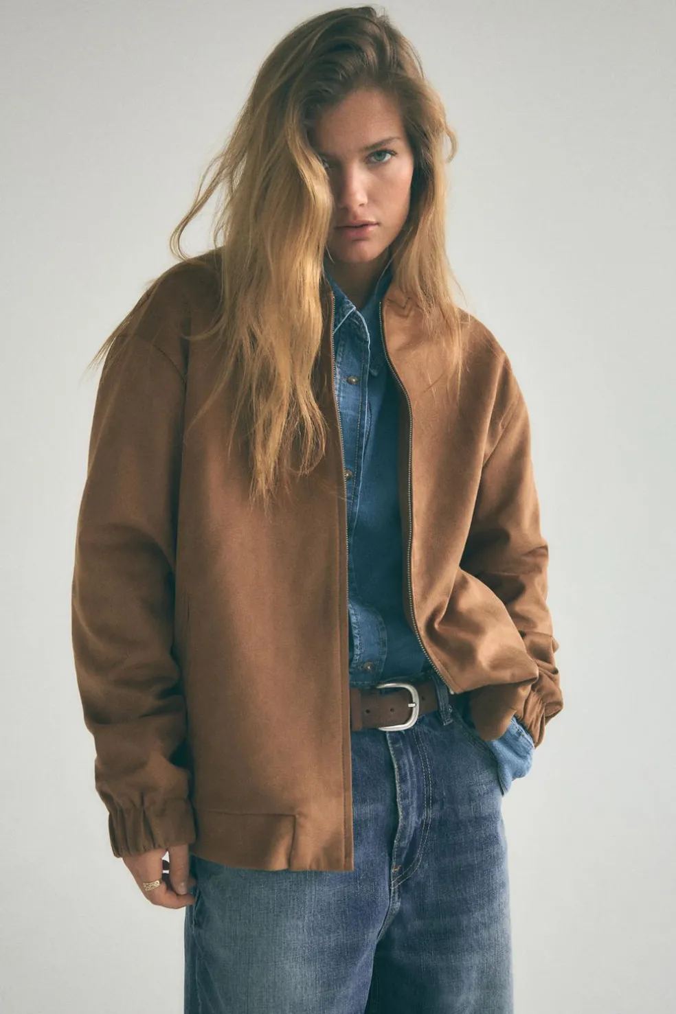 ZARA Blusões^BLUSÃO BOMBER COM EFEITO CAMURÇA Camel-médio