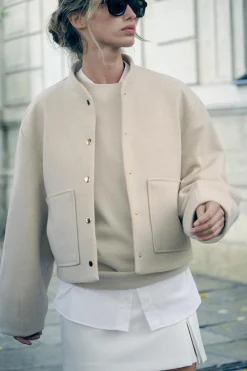 ZARA Blusões^BLUSÃO BOMBER CURTO COM BOLSOS DE CHAPA Areia