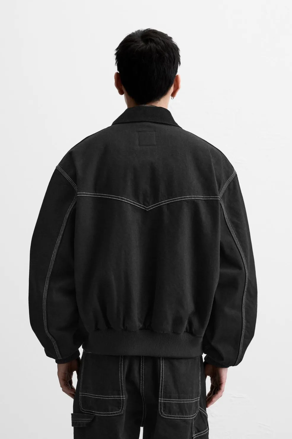 ZARA Blusões^BLUSÃO BOMBER PESPONTOS EM CONTRASTE Preto