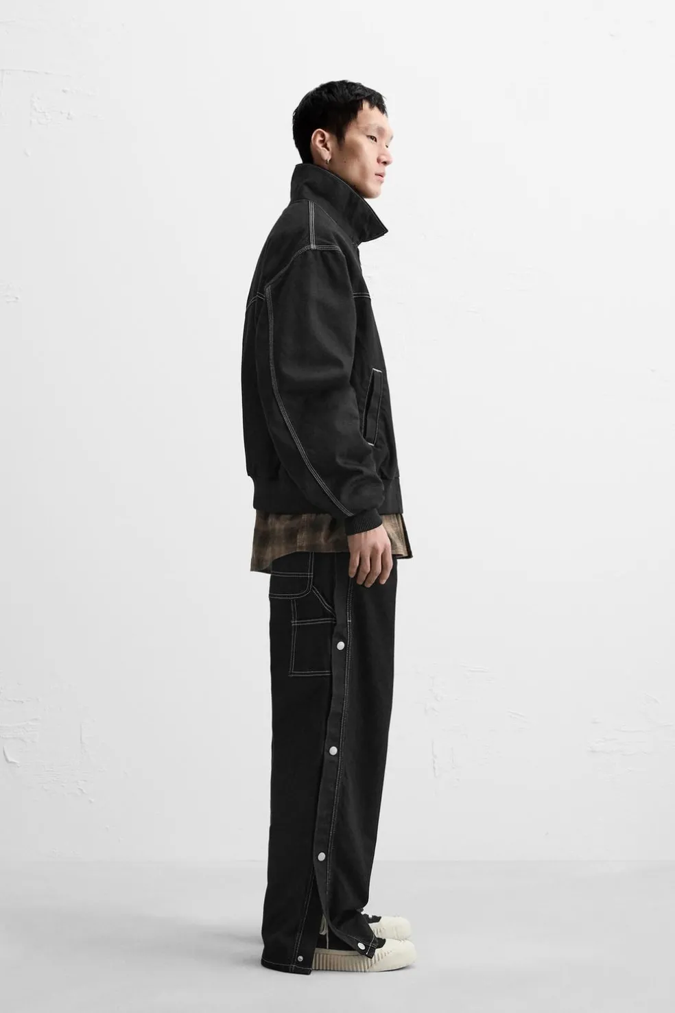 ZARA Blusões^BLUSÃO BOMBER PESPONTOS EM CONTRASTE Preto