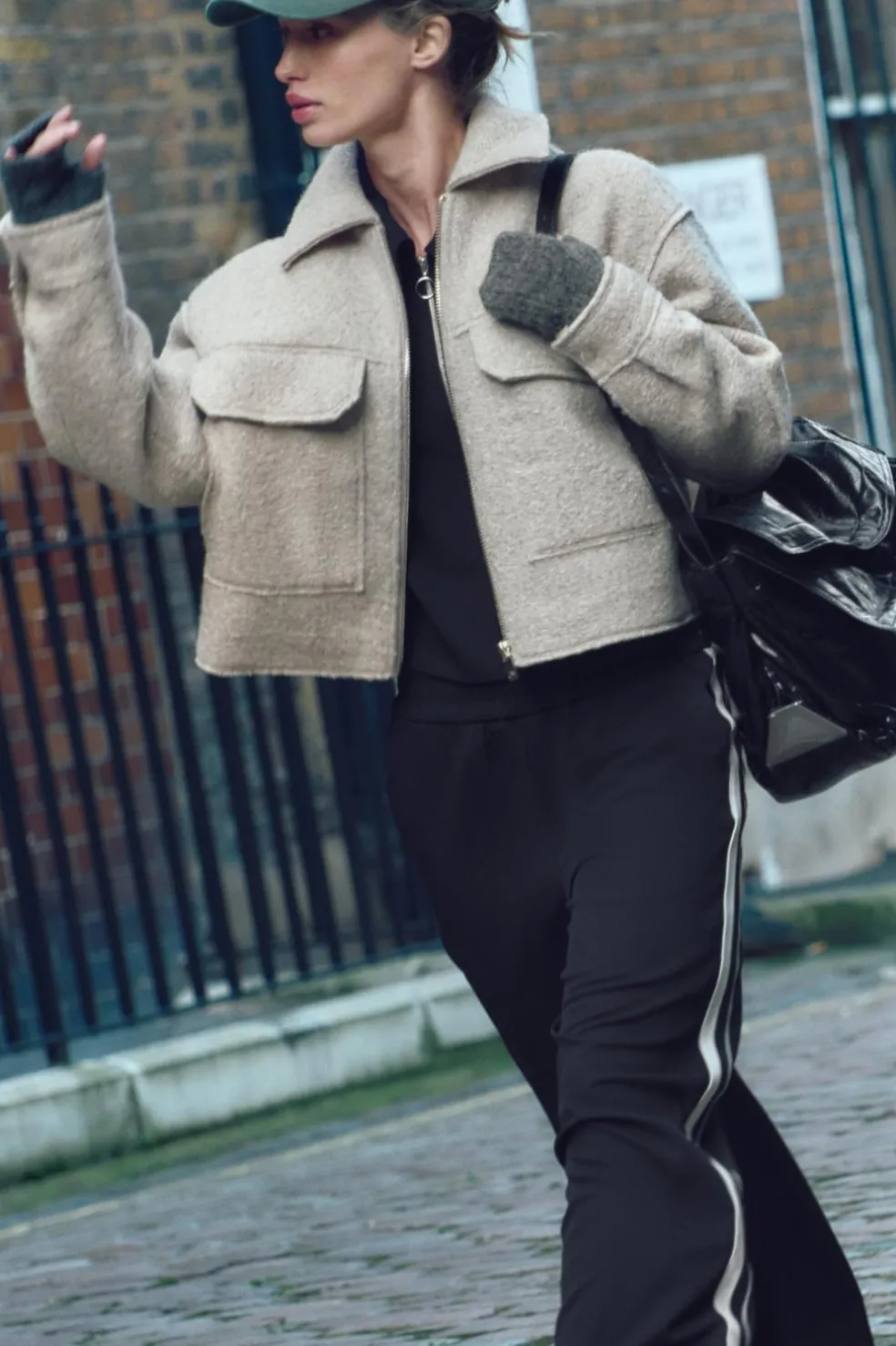ZARA Winter Layersnew|Blusões^BLUSÃO BOUCLÉ COM BOLSOS DE CHAPA Bege