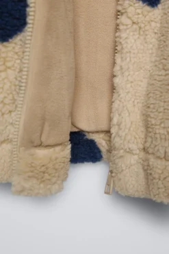 BLUSÃO COM EFEITO DE PELO ENCARACOLADO COM CORAÇÕES-ZARA Best