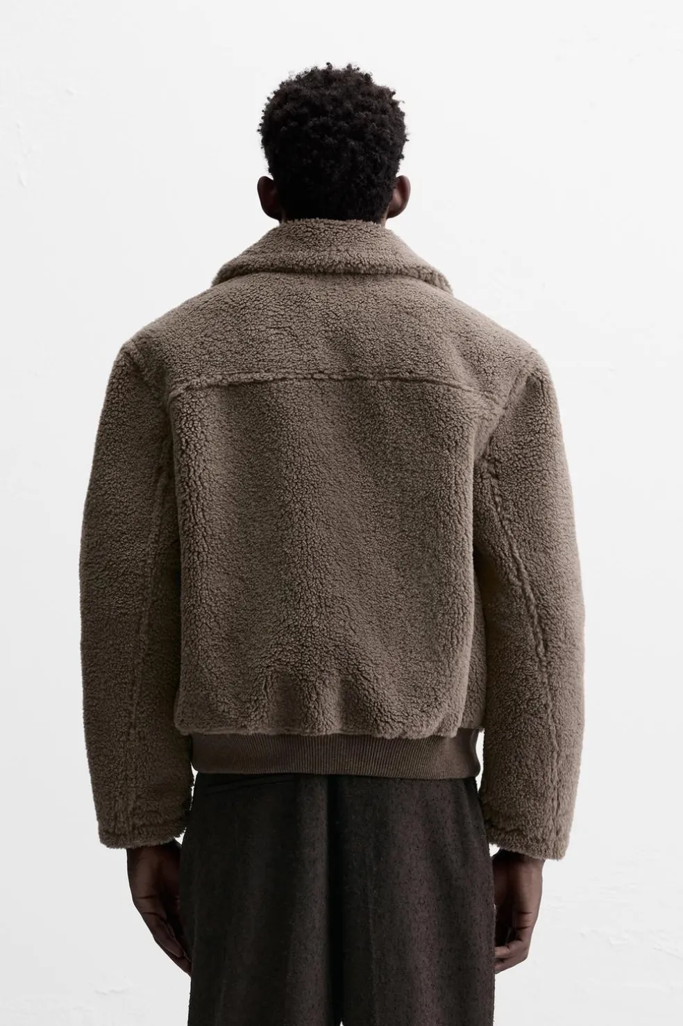ZARA Vestuário De Inverno|Blusões^BLUSÃO COM EFEITO DE PELO ENCARACOLADO Castanho / Toupeira