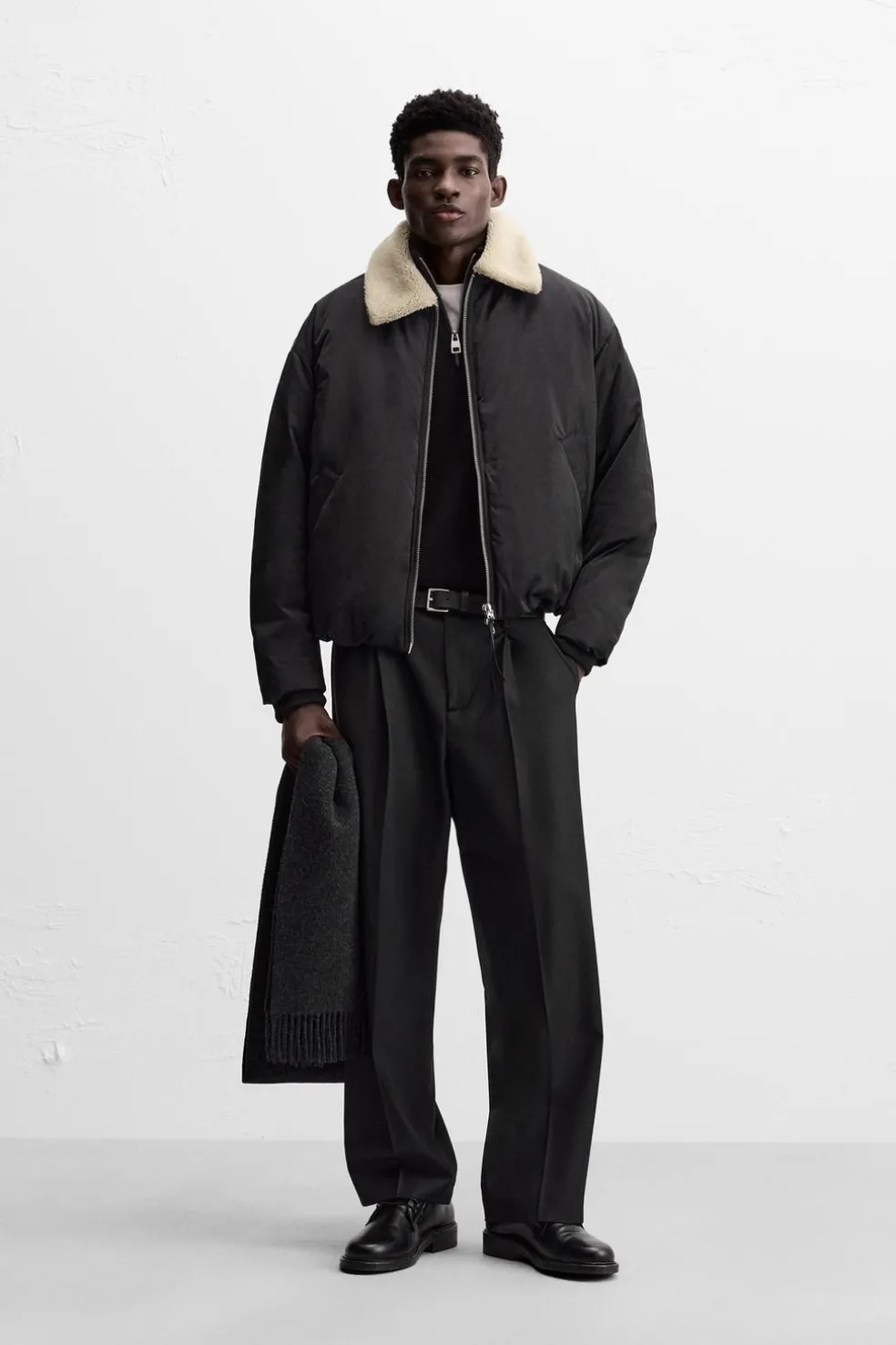 ZARA Vestuário De Inverno|Blusões^BLUSÃO COM GOLA COMBINADA Preto