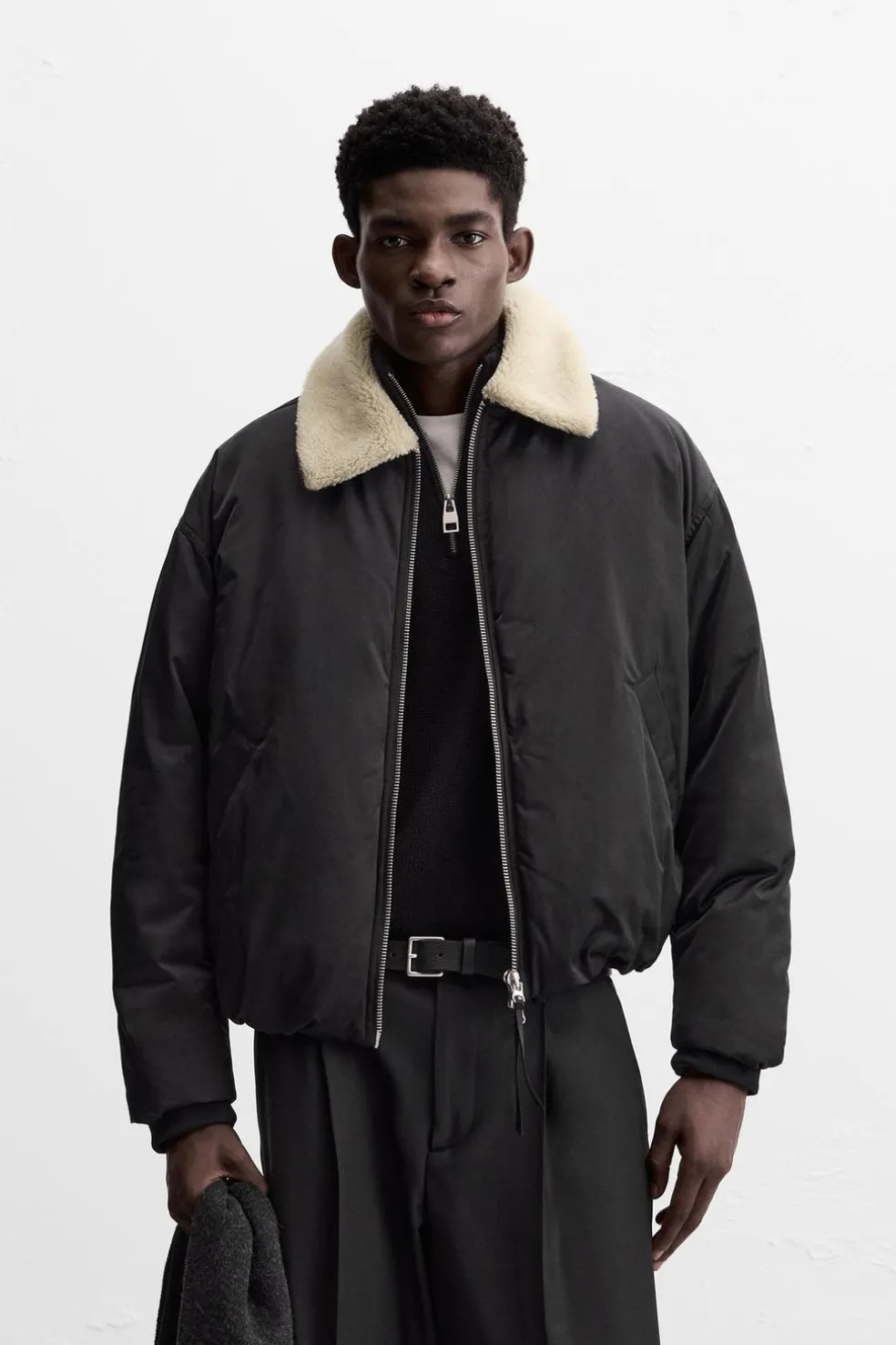 ZARA Vestuário De Inverno|Blusões^BLUSÃO COM GOLA COMBINADA Preto