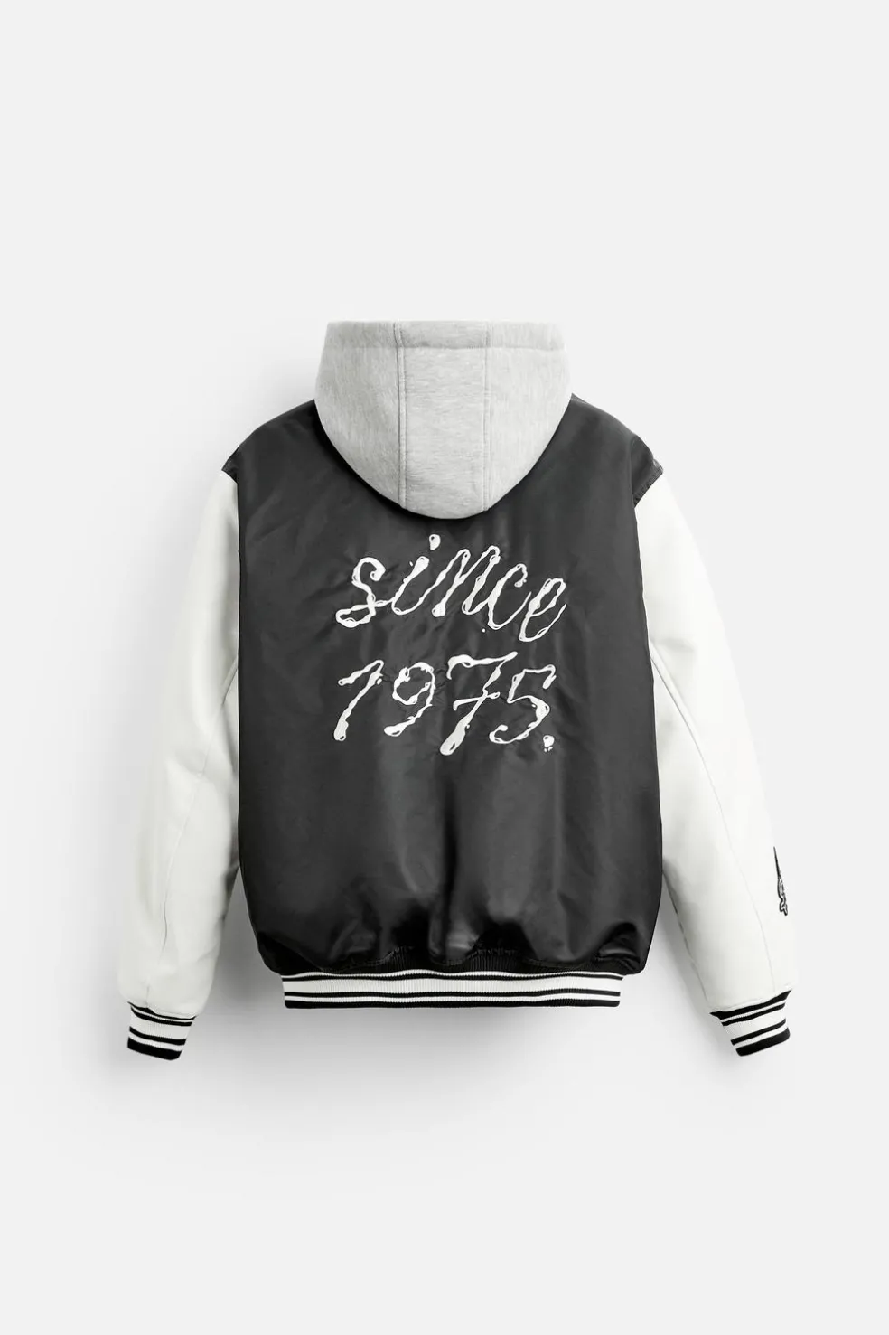 ZARA Vestuário De Inverno|Blusões^BLUSÃO COM REMENDOS E CAPUZ Preto