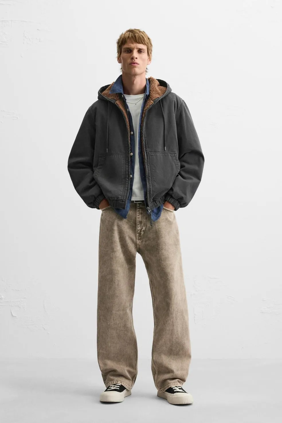 ZARA Vestuário De Inverno|Blusões^BLUSÃO COMBINADO CAPUZ Preto