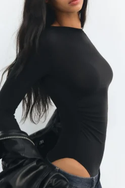 ZARA Winter Layersnew^BODY SUAVE ASSIMÉTRICO COM FRANZIDOS Preto