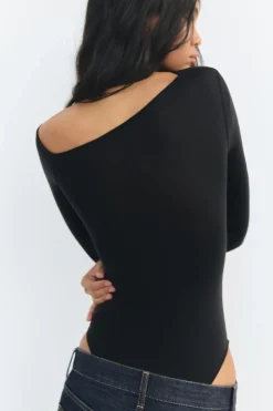 ZARA Winter Layersnew^BODY SUAVE ASSIMÉTRICO COM FRANZIDOS Preto