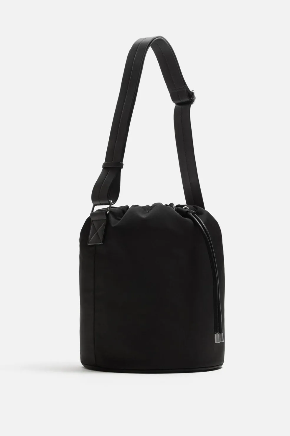 ZARA Malas / Mochilas^BOLSA BALDE X NANUSHKA Preto