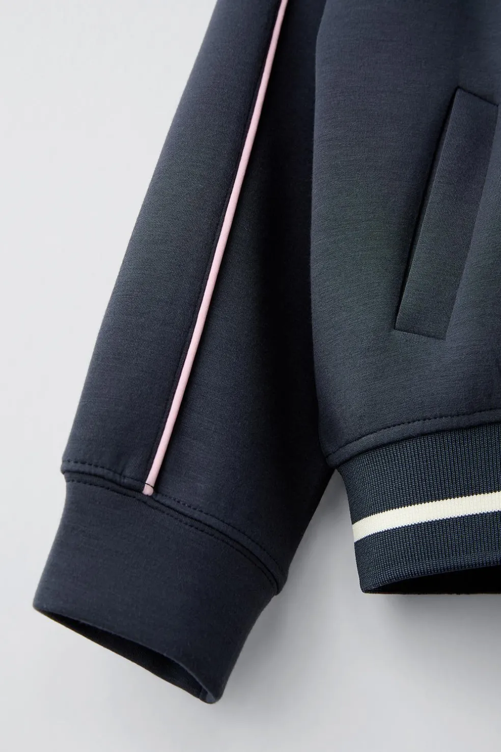 BOMBER COM VIVOS CONTRASTANTES-ZARA Online
