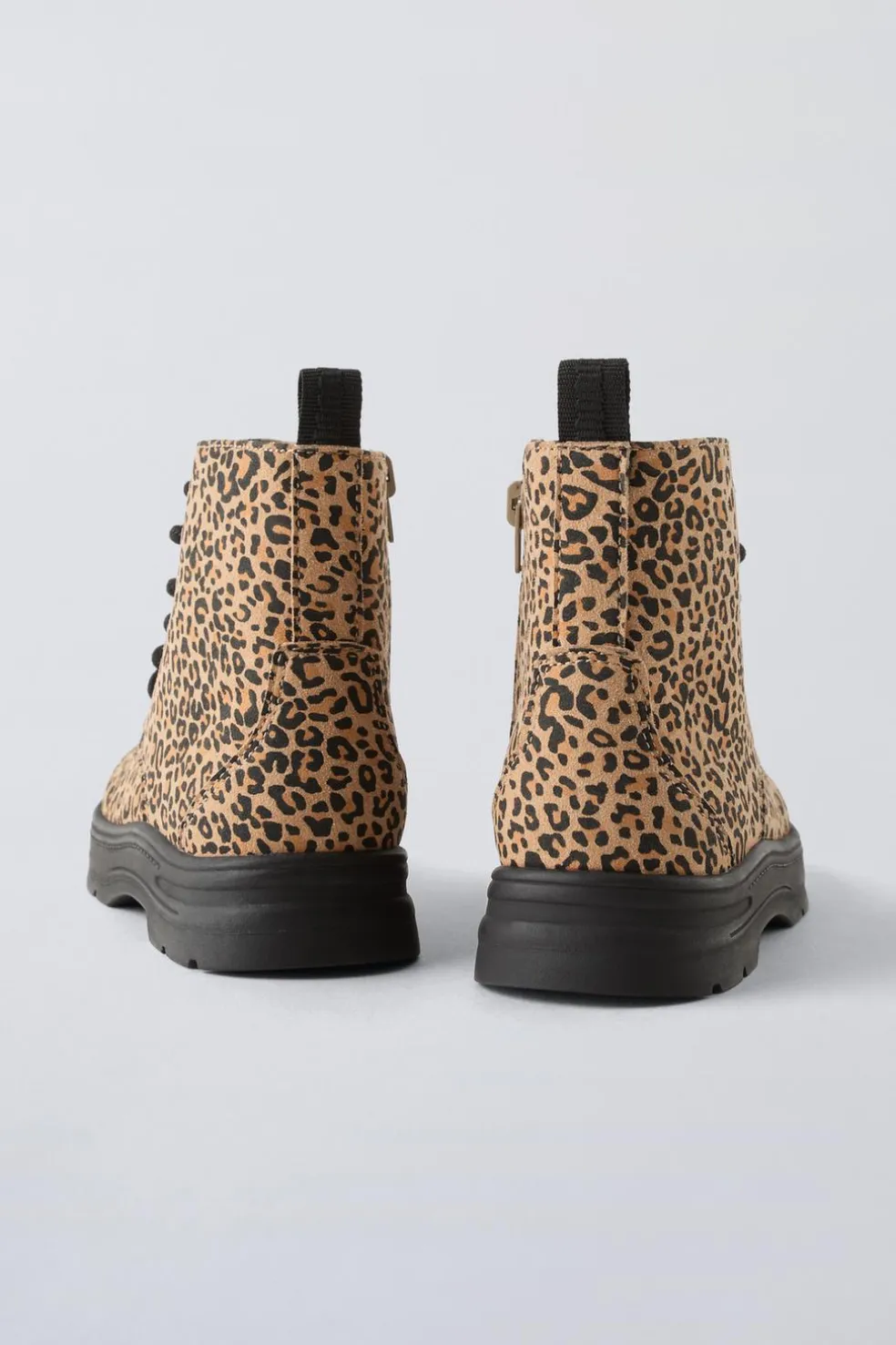 BOTA COM ATAQUEADORES ANIMAL PRINT-ZARA Flash Sale