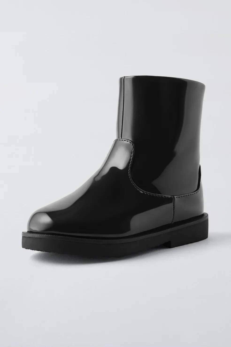BOTA COM EFEITO ENVERNIZADO-ZARA Shop